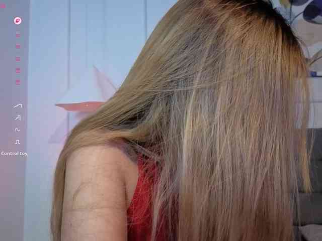 Nicole_Voshkie webcam