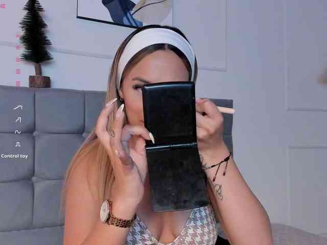 Nicole_Voshkie webcam