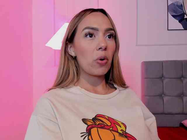 Nicole_Voshkie webcam