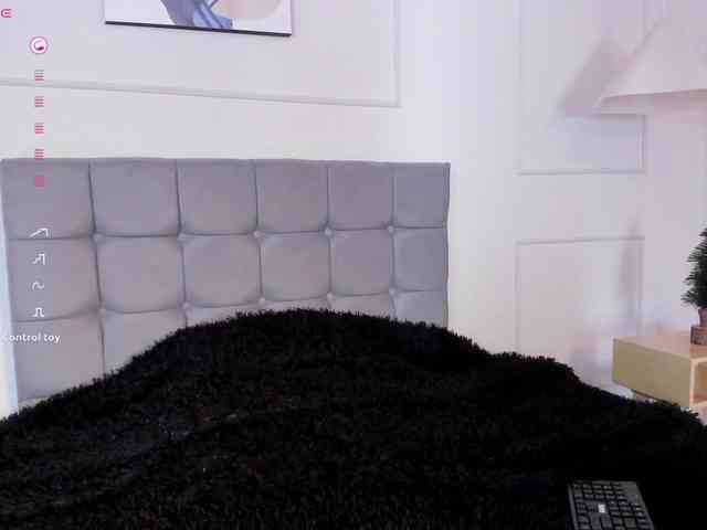 Nicole_Voshkie webcam