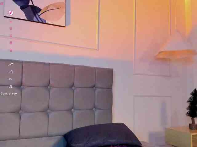 Nicole_Voshkie webcam