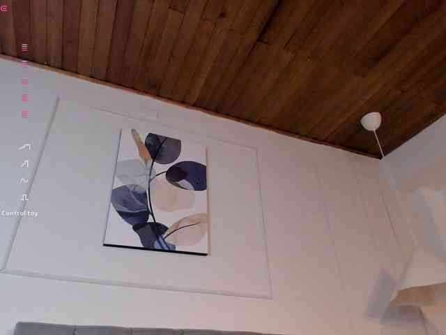 Nicole_Voshkie webcam