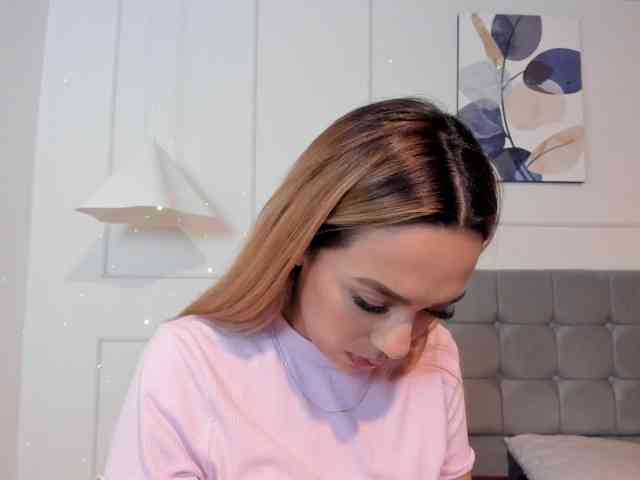 Nicole_Voshkie webcam