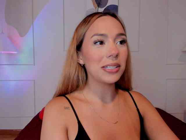 Nicole_Voshkie webcam