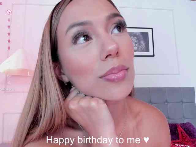 Nicole_Voshkie webcam