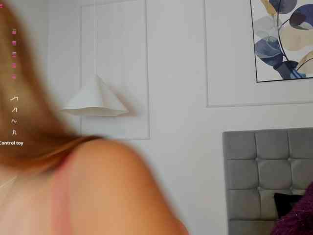 Nicole_Voshkie webcam