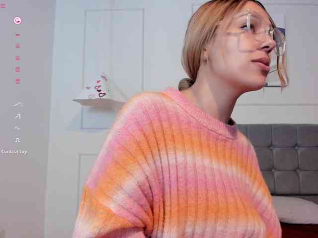 Nicole_Voshkie webcam