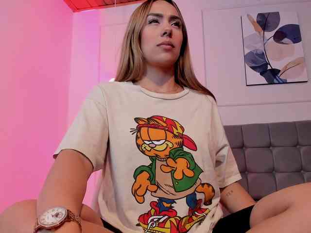 Nicole_Voshkie webcam