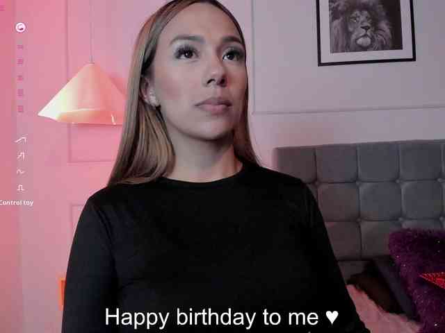 Nicole_Voshkie webcam