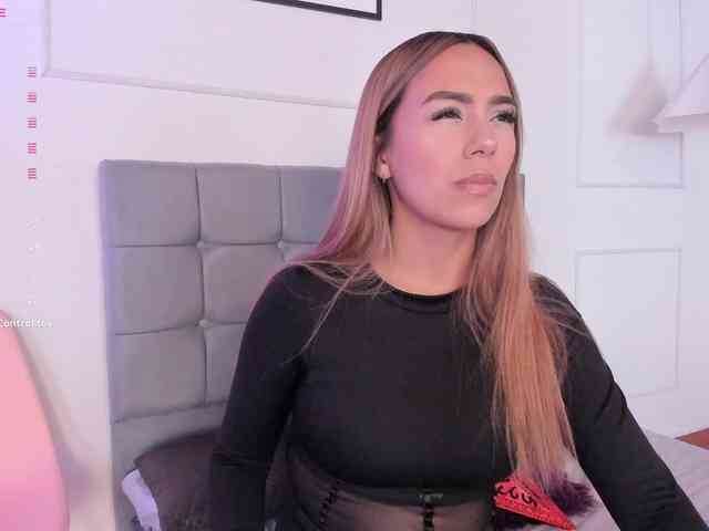 Nicole_Voshkie webcam