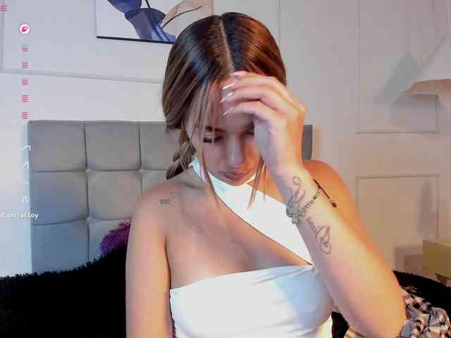 Nicole_Voshkie webcam