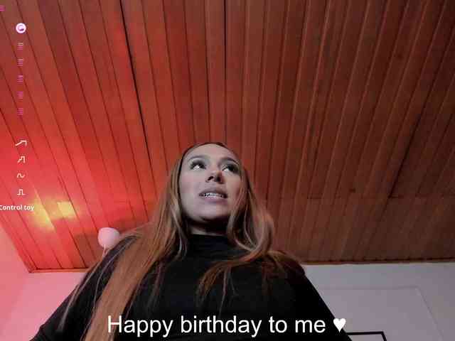 Nicole_Voshkie webcam