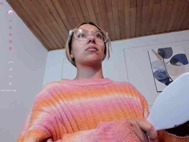 Nicole_Voshkie webcam