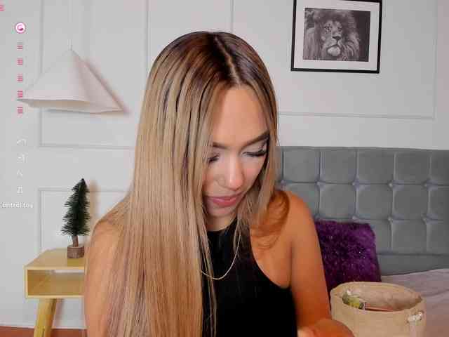 Nicole_Voshkie webcam