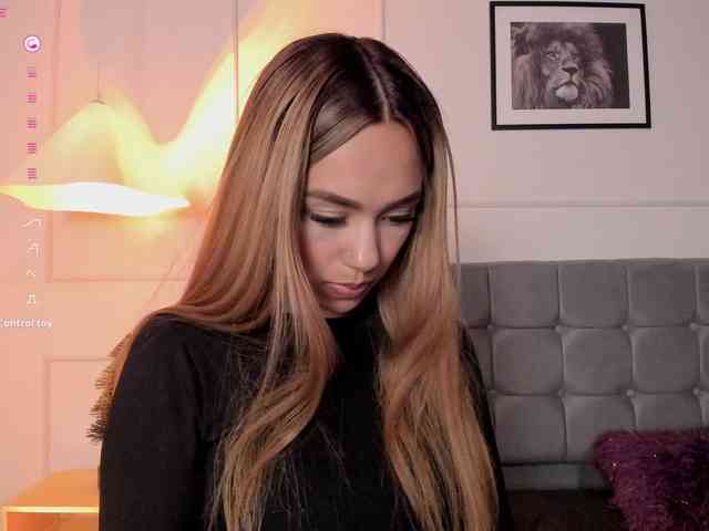 Nicole_Voshkie webcam