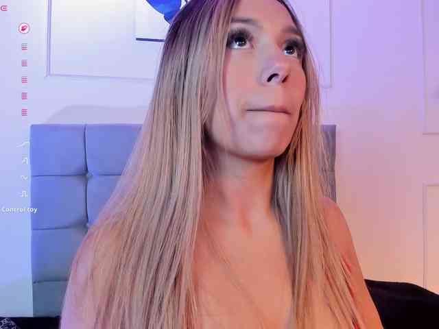 Nicole_Voshkie webcam