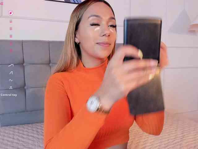 Nicole_Voshkie webcam