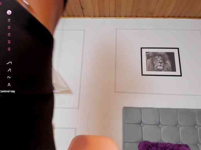 Nicole_Voshkie webcam