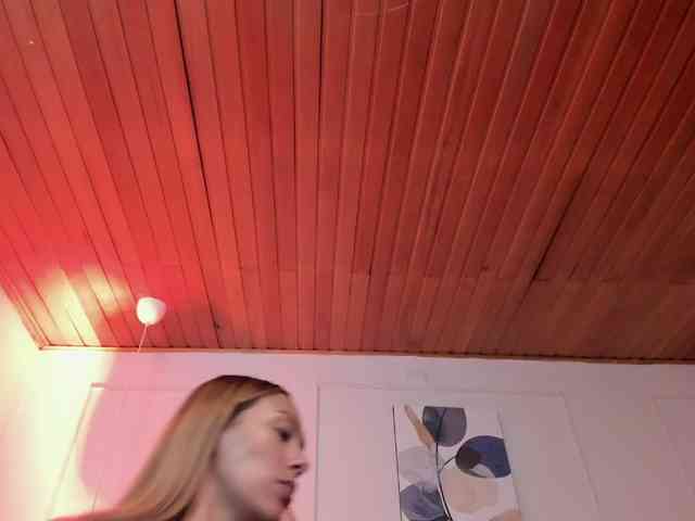 Nicole_Voshkie webcam