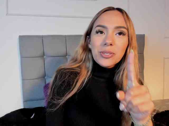 Nicole_Voshkie webcam