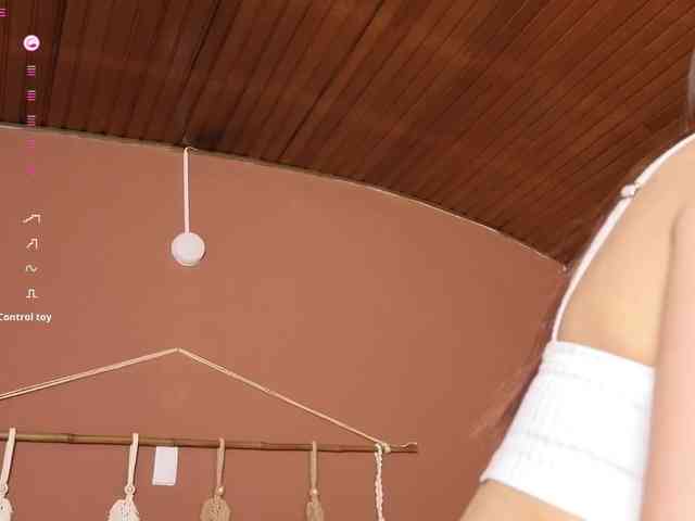 Nicole_Voshkie webcam