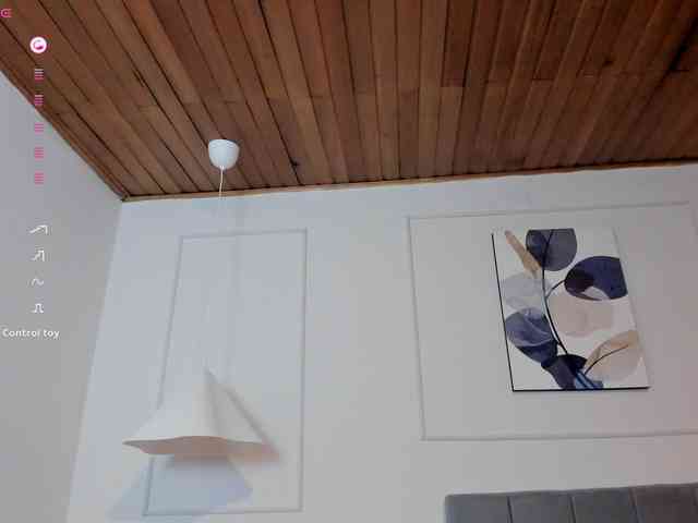 Nicole_Voshkie webcam