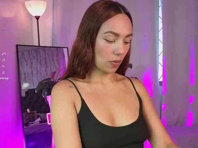 Nicole_Voshkie webcam
