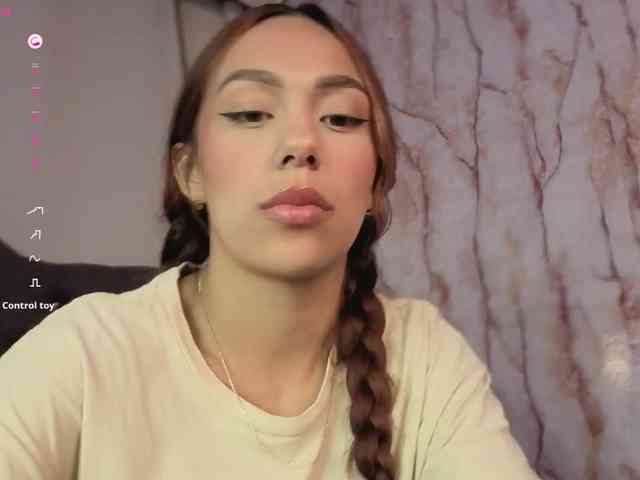 Nicole_Voshkie webcam