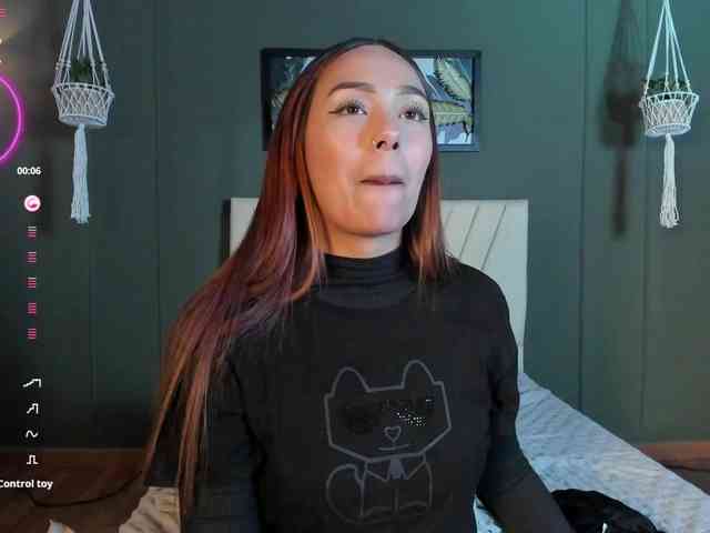 Nicole_Voshkie webcam