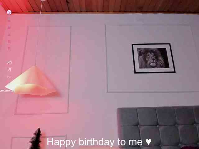 Nicole_Voshkie webcam