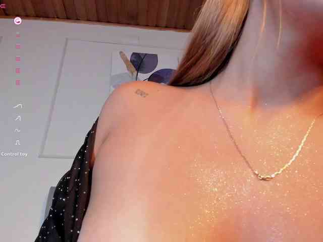 Nicole_Voshkie webcam