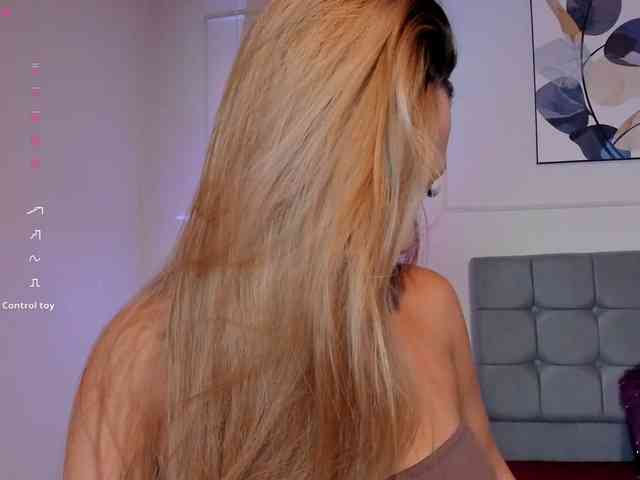 Nicole_Voshkie webcam