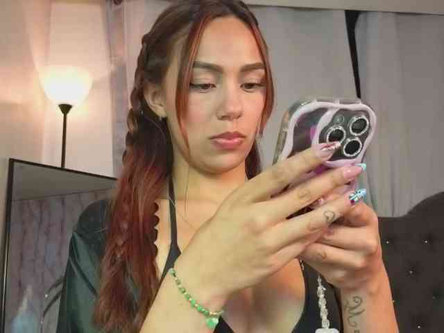 Nicole_Voshkie webcam