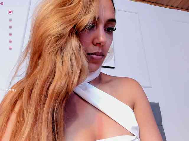 Nicole_Voshkie webcam