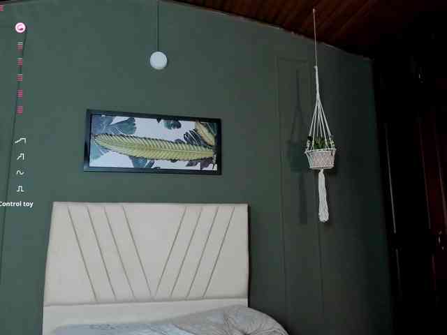 Nicole_Voshkie webcam