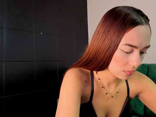 Nicole_Voshkie webcam