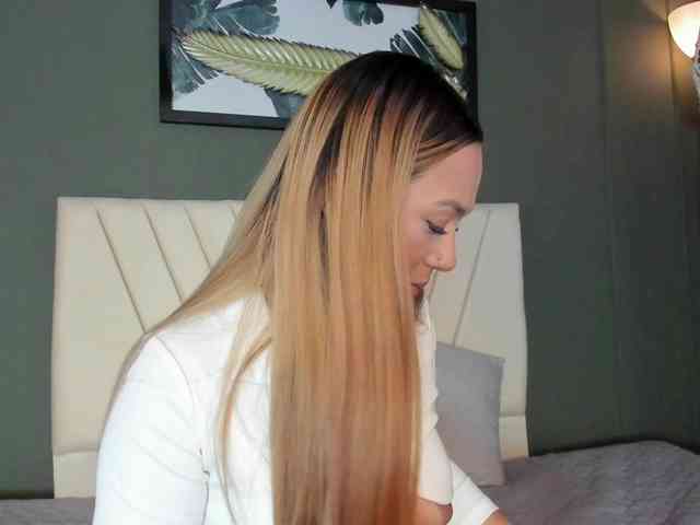 Nicole_Voshkie webcam