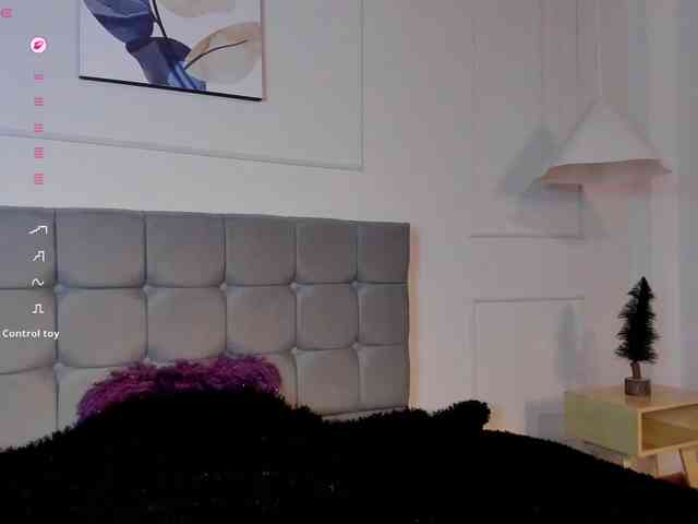 Nicole_Voshkie webcam