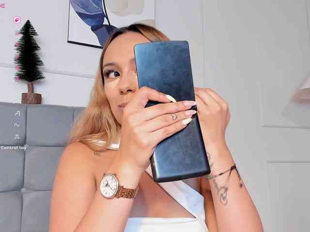 Nicole_Voshkie webcam