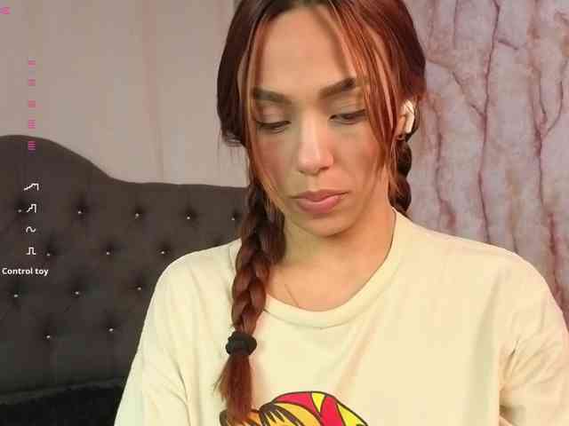 Nicole_Voshkie webcam