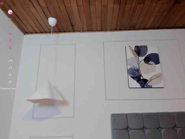 Nicole_Voshkie webcam