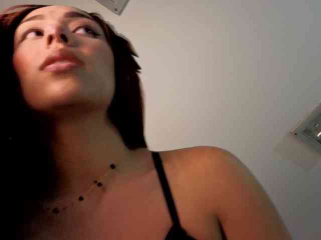 Nicole_Voshkie webcam