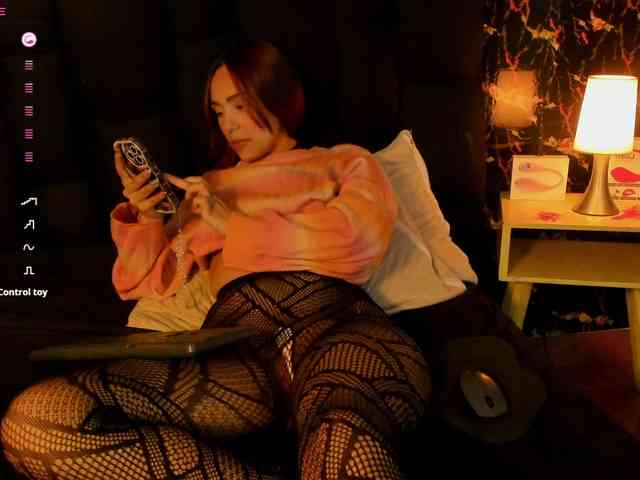 Nicole_Voshkie webcam