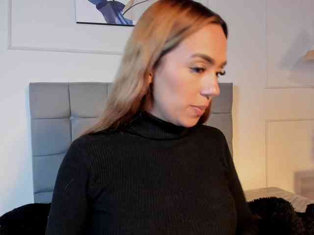 Nicole_Voshkie webcam