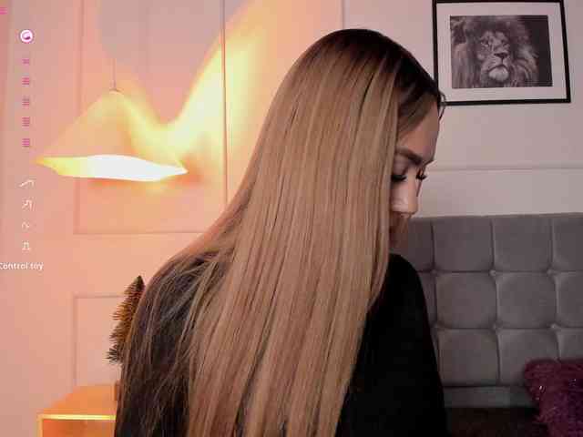 Nicole_Voshkie webcam