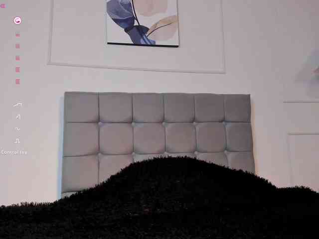 Nicole_Voshkie webcam