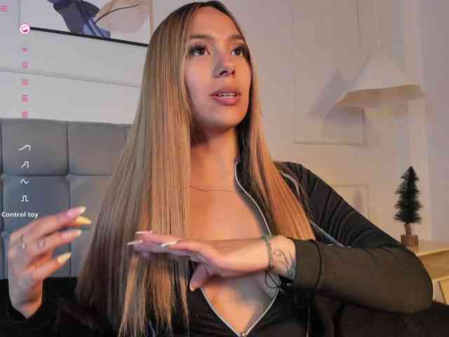 Nicole_Voshkie webcam