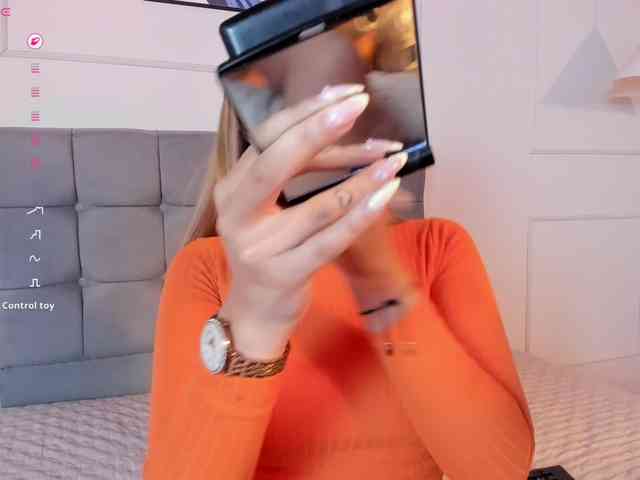 Nicole_Voshkie webcam