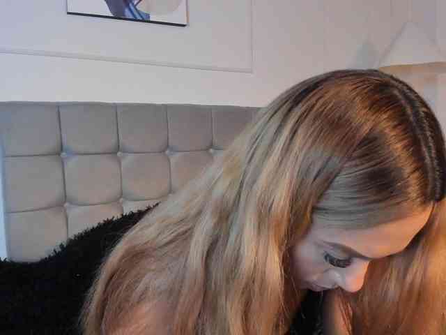 Nicole_Voshkie webcam
