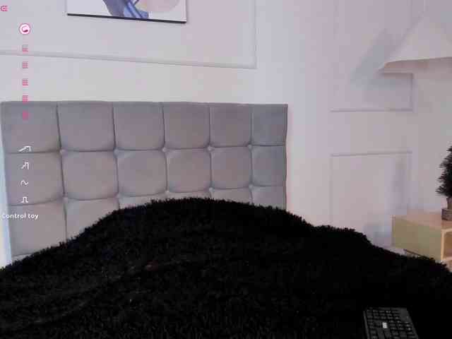 Nicole_Voshkie webcam